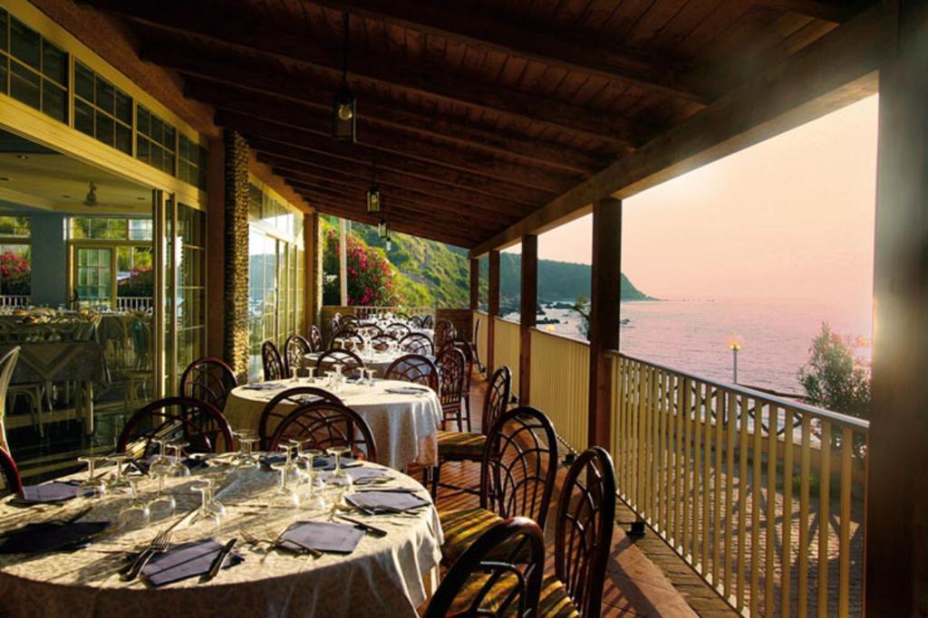 Baia Tropea Resort Паргелия Экстерьер фото